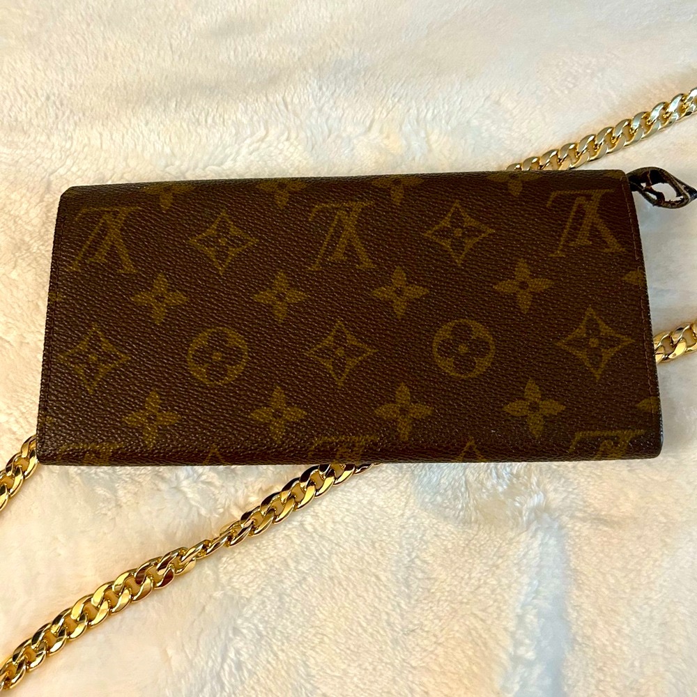 Louis Vuitton Monogram Sarah Wallet - with D-ring attached - Picture 2 of 13